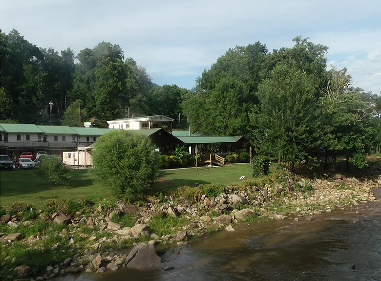 Geneva Riverside Motel & Tiki Bar& Grille Lake Lure North Carolina