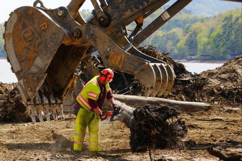 USACE Removing Debris