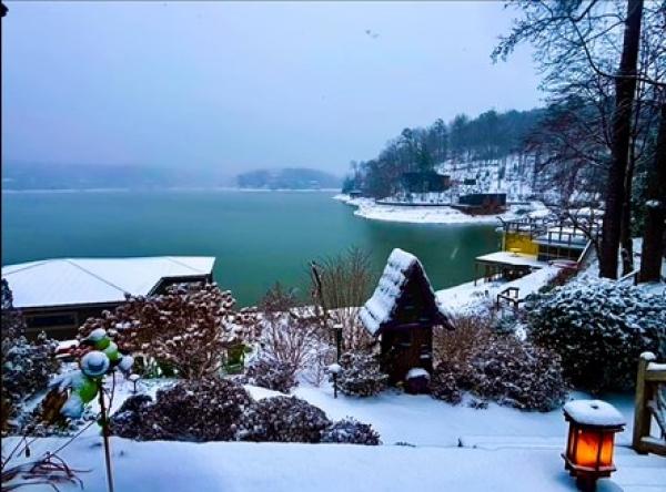 020126 Snowy Scene with Lake