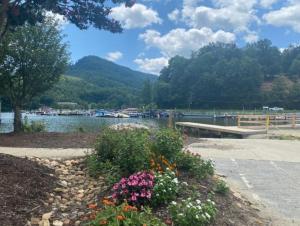 Washburn Maria Motorized Boat Ramp