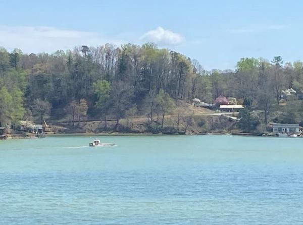 Lakeview with Barge+