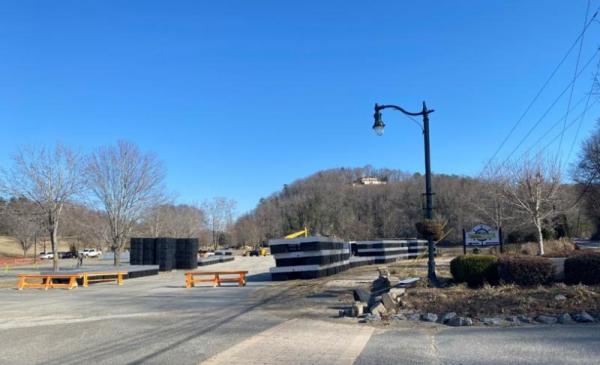 Marina with docks being built 0226