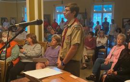 Emerson Ansley speaking at Town Council