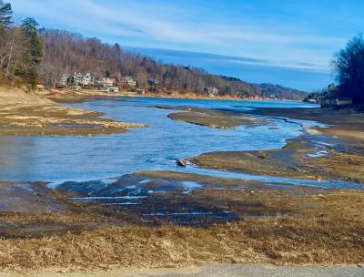 020926 Lake Lure - 975.5 - Edge of Morse Park