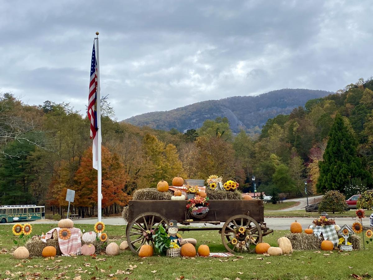 Historic Wagon with Autumn Decor Historic Wagon with Autumn Decor